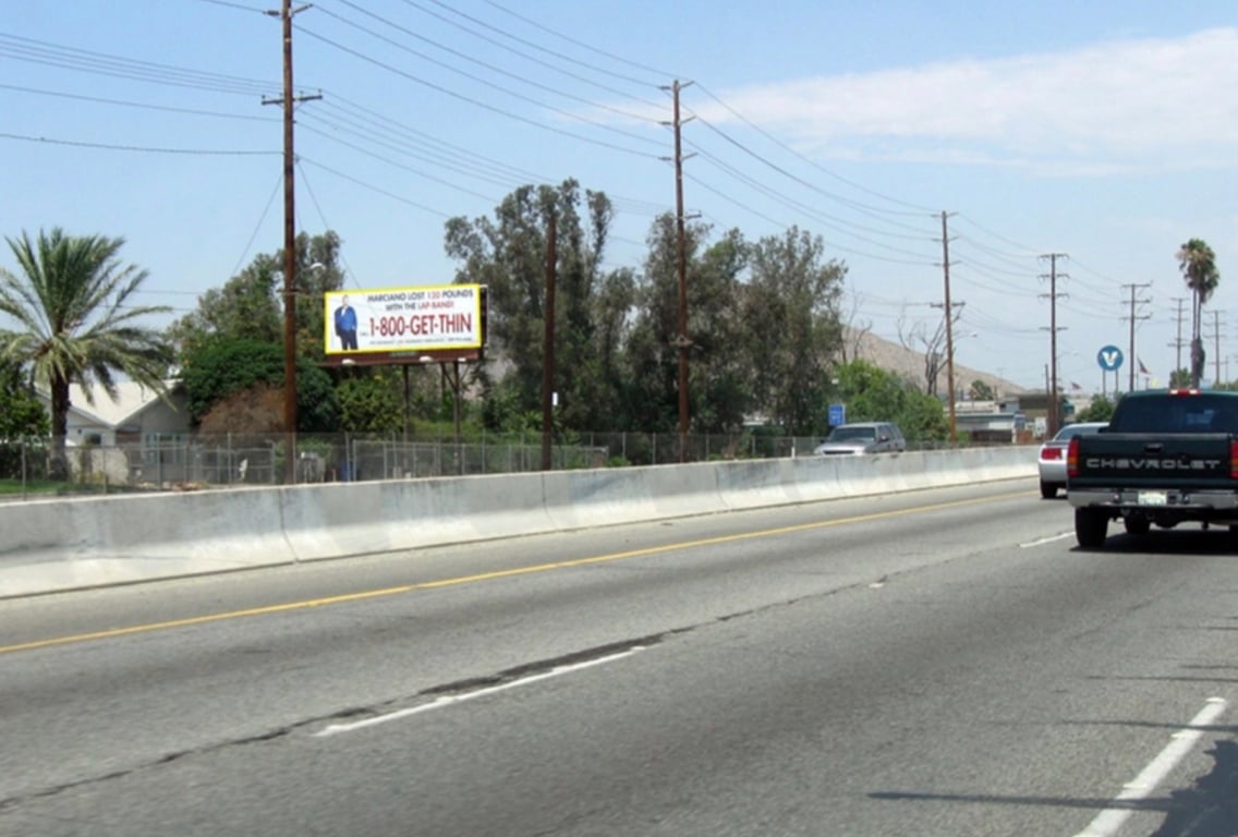 I-215 WL .3 MI S/O CENTER Media