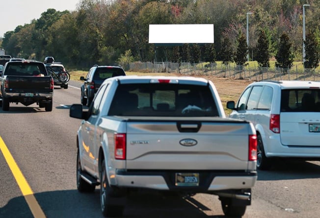 US-301 New .75 mi S/O Sr-70 W/S F/N Media