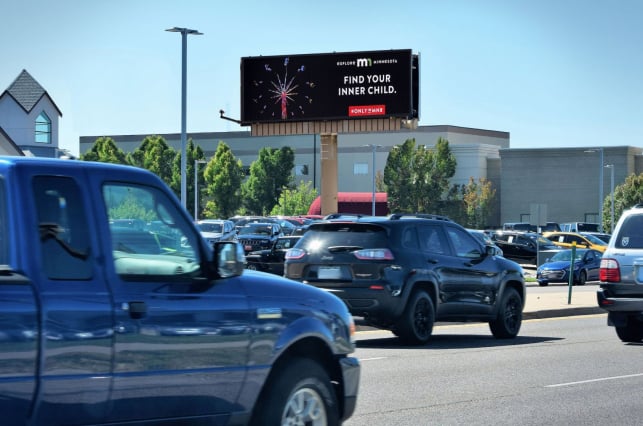 Digital Bulletin S/L Arapahoe Road 2000 ft e/o I-25, E/F Media
