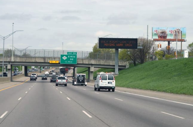 E/S I-75 N/O 7 MILE RD F/S Media