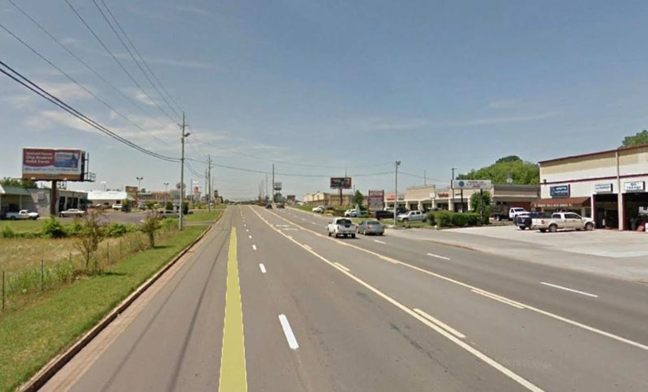 N. Lee Hwy N/O Paul Huff Pkwy. ES-FN TRI-V Media