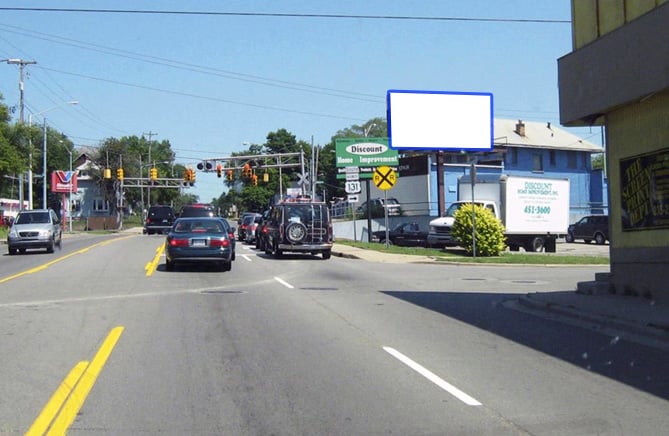 Location photo for Plainfield Ave NE near Leonard/Plainfield (WB), Belknap Lookout (Grand Rapids)