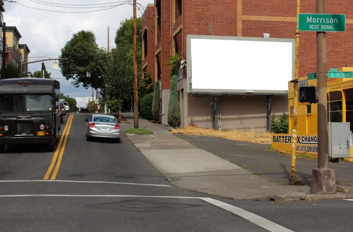 SE 20th Av 75 ft N/O Belmont St ES F/S Media