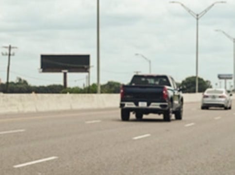 13415 E. Expressway 83; 2470' E/O FM 875 La Feria [West] Left Read Media