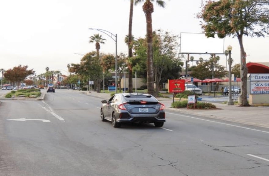 Location photo for University Ave near Chicago + University, University (Riverside)