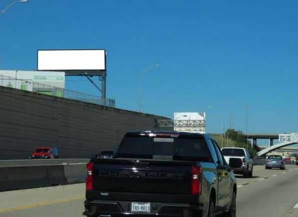 Location photo for Fort Worth Ave near Plymouth @ Tarrant - S - NS, Kessler (Dallas)