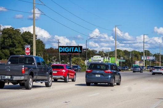 Location photo for E Semoran Blvd near E Semoran Blvd and S Lake Cortez Dr (Apopka)