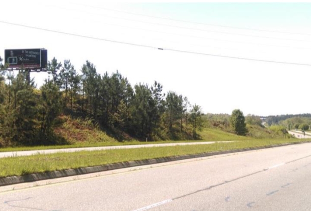 E/S 27N.1MI N/O ADAMS RD N/F LHR Media