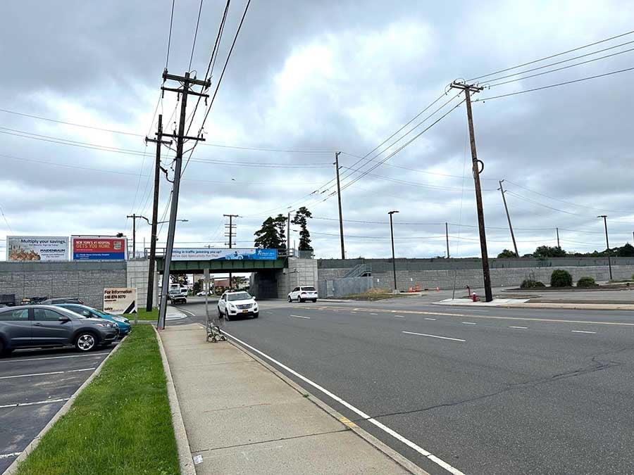 Glen Cove, W/SN/O Old Country Rd/FN Media