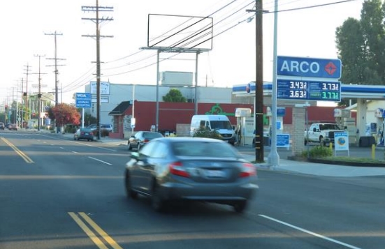 Location photo for Fallbrook Ave near Victory / Fallbrook, Woodland Hills (Los Angeles)