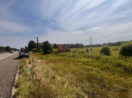 US 59 3.8 MI N/O SR 150 E/S F/S Media