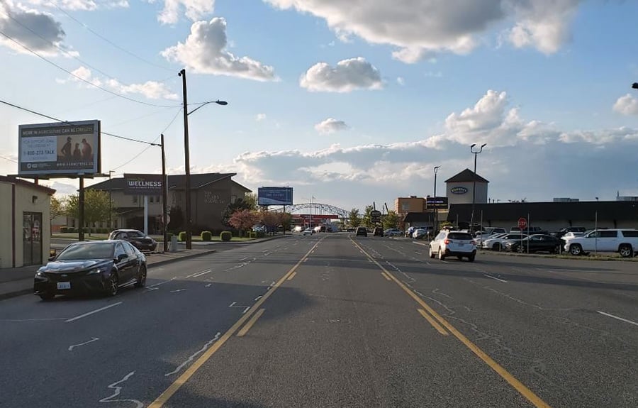 S/L W COLUMBIA DR 20 FT E/O W GRAND RONDE AVE E F/E Media