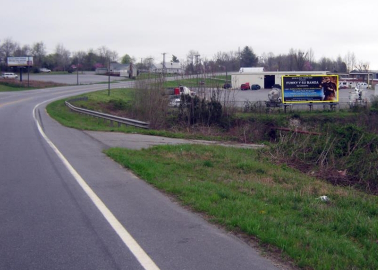 JAMESTOWN RD , 1 MI N/O I-40 RR/FS Media