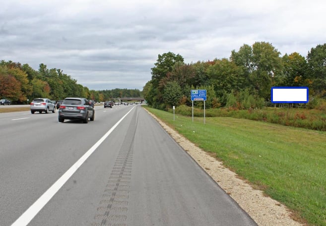 E/S I-95 1056.00 ft N/O Jct 107 F/S Media