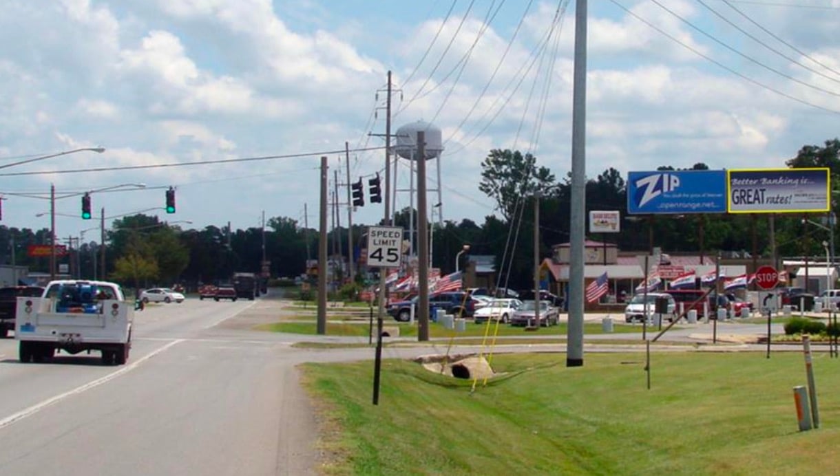 HWY 31 WL .3 MI S/O HWY 36 R FN Media