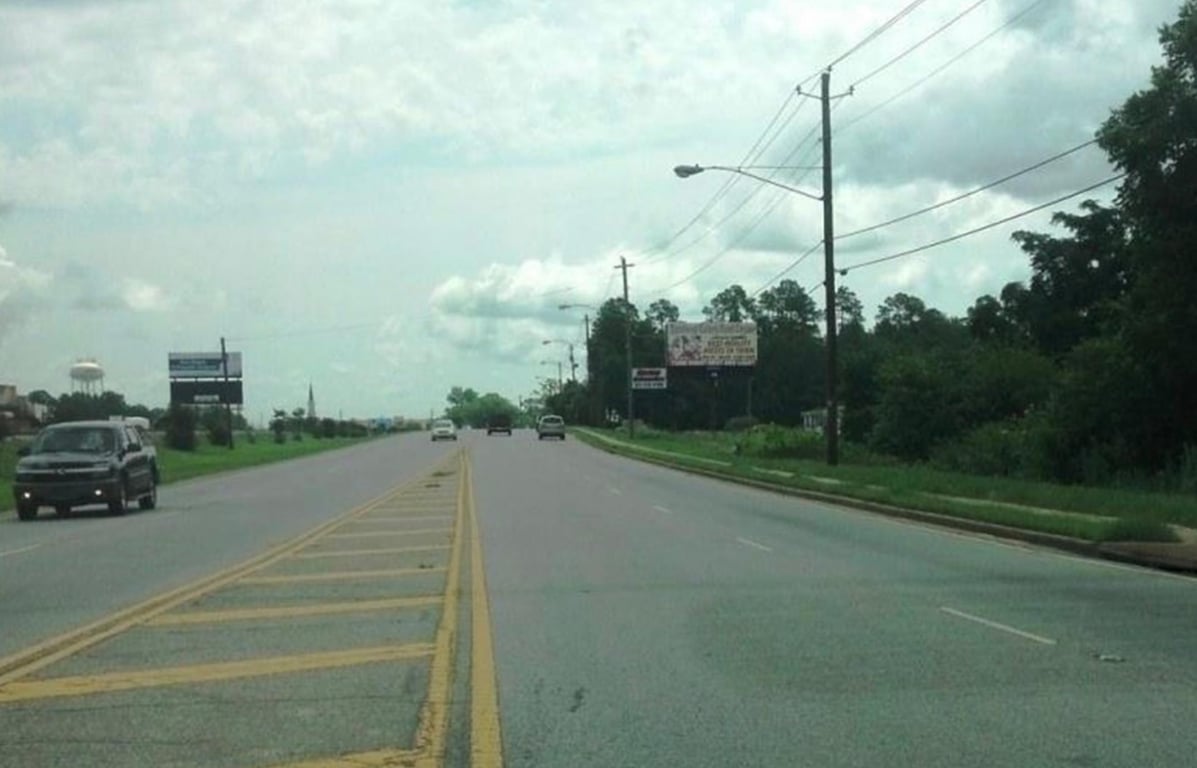 US 280 0.2 ft W/O Lyons Center Rd SS F/W Media