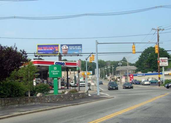 1716 HARTFORD AVE E/O KILLINGLY ST. PR. Media