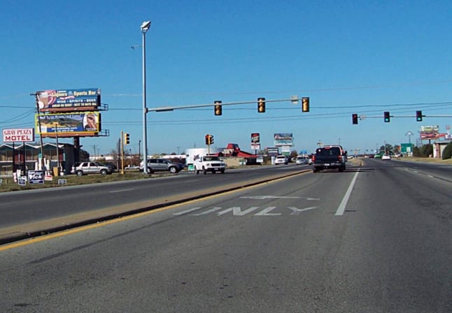 S/S HWY 13 W/O RUSSELL ST Media