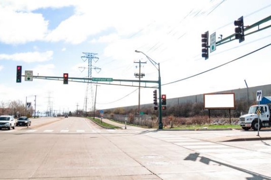 Location photo for Co Rd C & Cleveland Ave N (Roseville)