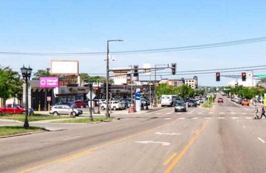 Location photo for Ford Pkwy near Herself Health Highland Park - Women’s Health Clinic, Highland Park (St Paul)