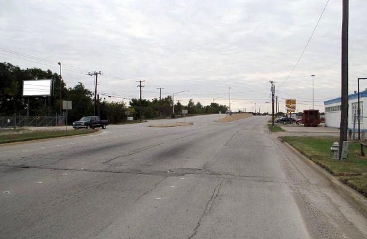 Location photo for Riverside Dr ES 500ft S/O Sylvania St F/N - 1