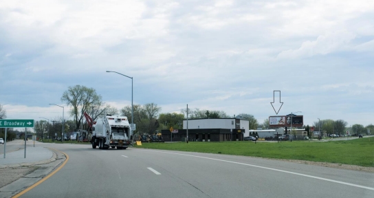 4702 E Broadway 0.3 mi E/O US 51 SS F/W - 1 Media