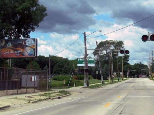 1839 Commercial Ave 0.23 mi E/O Sherman Ave SS F/E - 1 Media