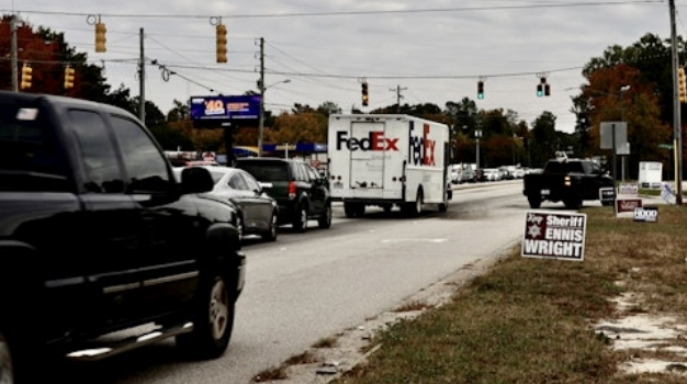 1562 N. Bragg Blvd Spring Lake Nc 300 Ft S Of Manchester Rd Es/Fn Media