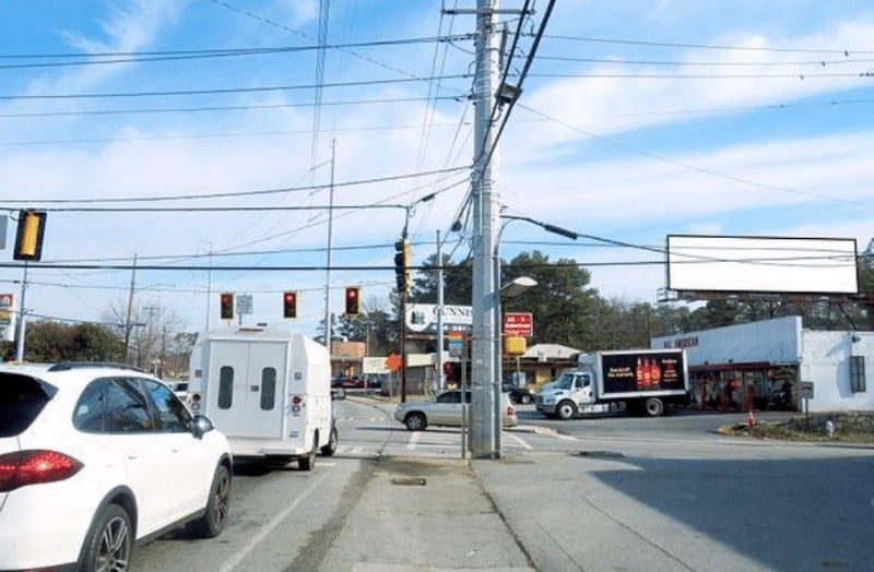 Location photo for Roswell Rd ES 100ft N/O W Wieuca Rd F/S - 1