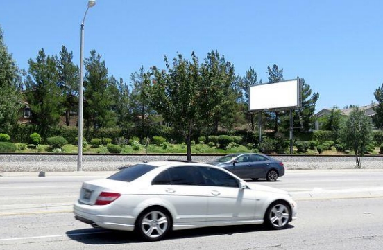 Location photo for Little Falls Ct near Railroad Ave & Oak Ridge Dr, Saugus (Santa Clarita)