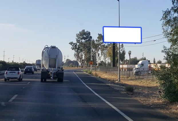 Location photo for Frontage Road near Peirano Estate Vineyards (Ripon)