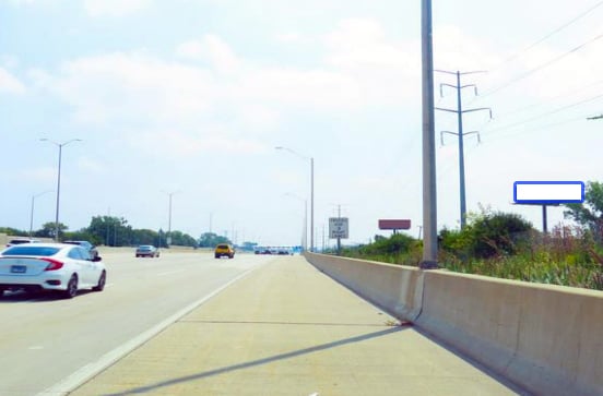 Location photo for Lee St near Briarwood Plaza Shopping Center (Elk Grove Village)