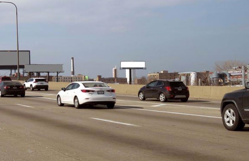 Location photo for W Bloomingdale Ave near Walsh Park Dog Friendly Area, Bucktown (Chicago)