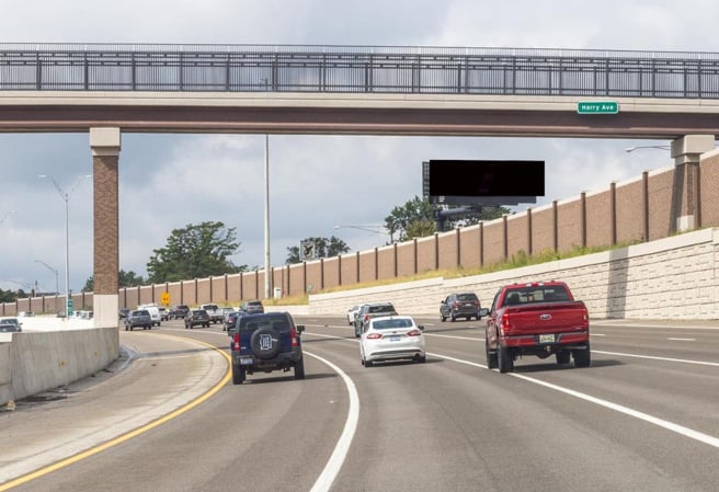 N. I-75 Fwy N/O Jarvis Ave E/S F/S Media