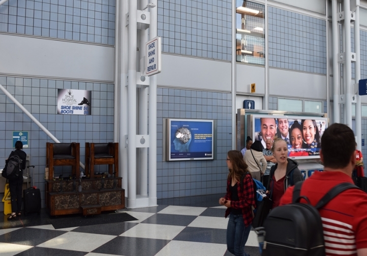 Lit Multi Graphic Diorama in O'Hare, IL