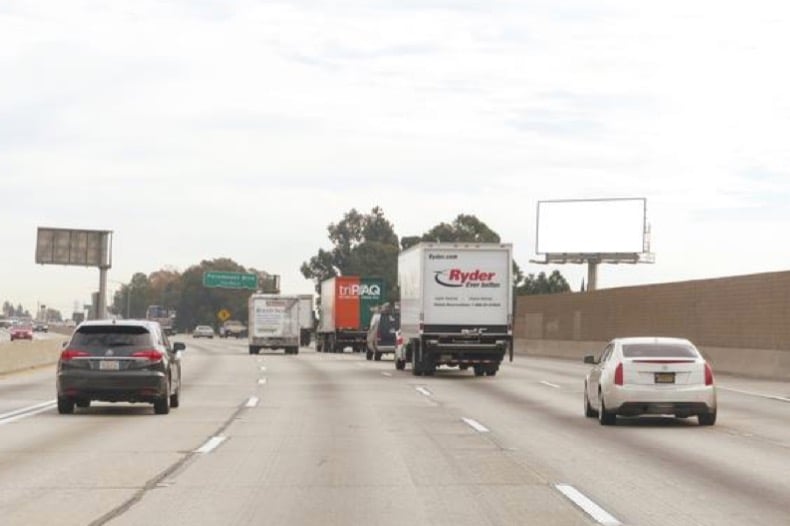 Location photo for Artesia Frwy SS 400ft E/O Cherry 19'6