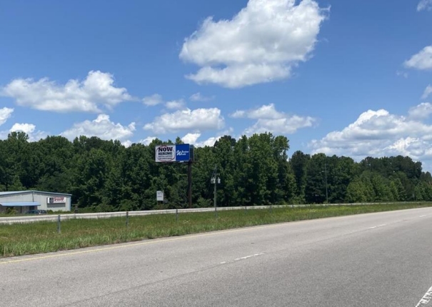 US1 0.1 mi S/O LAKE LODGE RD WS Media