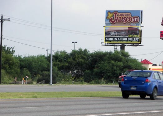 WS HWY. 77, 900' S/O CORRAL FS (BTM)