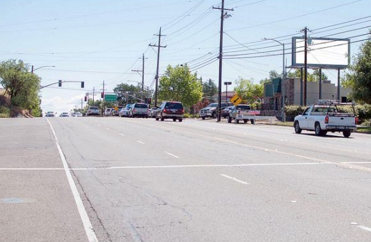 Location photo for Greenback Ln near Greenback Ln & Illinois Ave (EB) (Orangevale)