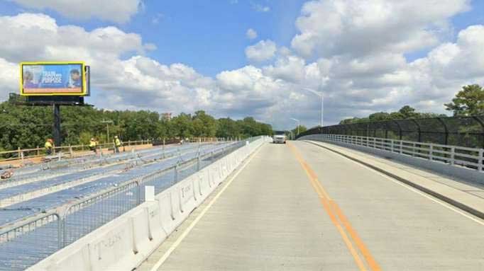 DENBIGH BLVD 200 ft W/O I-64 NS Media