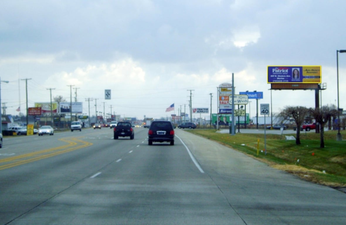 S. WESTERN AVE 200' S/O 32nd  ST Media