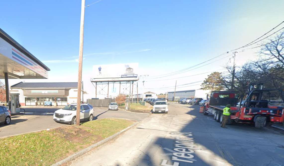 Location photo for Morrissey Blvd near Puritan Mall Service Rd, Dorchester (Boston)
