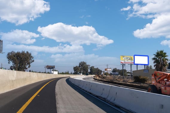 Us 99 1000 ft N/O Herrod Ave W/S F/N Media