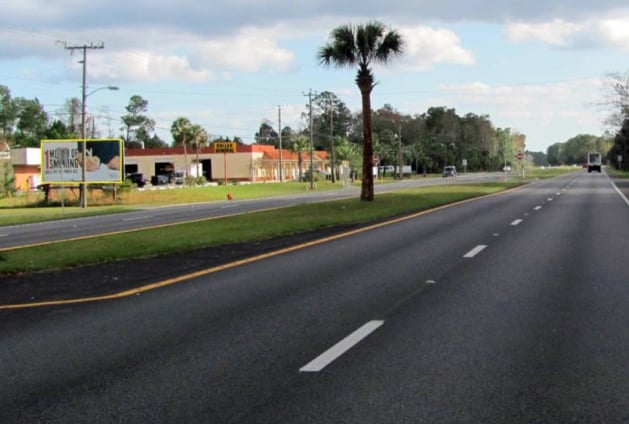 E/S US 1 .3 MI S/O US 100-S/B Media