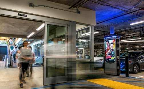 Location photo for Auahi St near Ward Village, Kaka'ako (Honolulu)