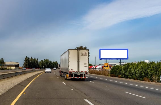 Location photo for Hwy 99 1460.00 ft N/O Linwood Ave., Turlock E/S F/S