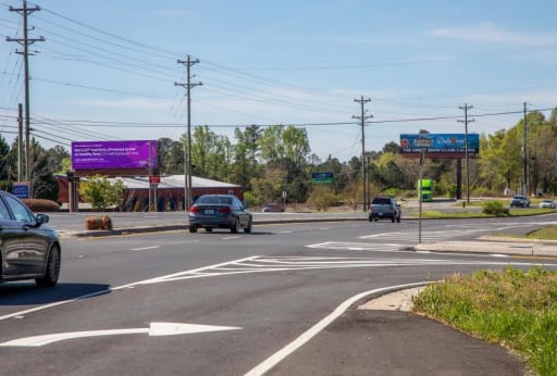 Location photo for Peachtree Pkwy near MIDWEST MEDICAL ENTERPRISES (Suwanee)