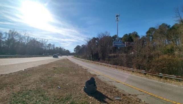 US 15-501 700 ft S/O CORNWALLIS RD.(SR1158) WS (left side) Media