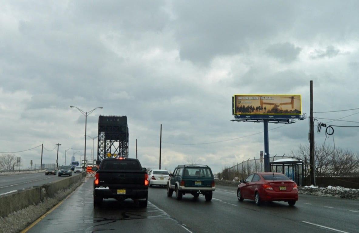 Location photo for Lincoln Hwy at Hackensack Ave (Kearny)