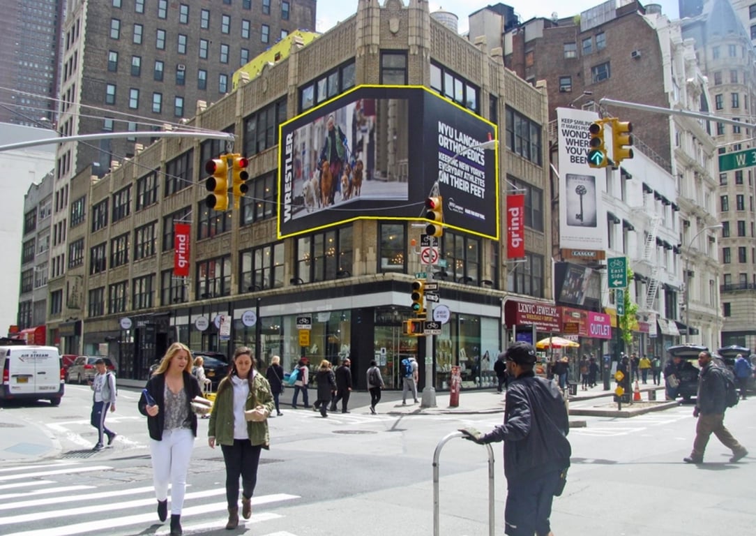 Location photo for W 30th St near 33 St, Manhattan (New York)